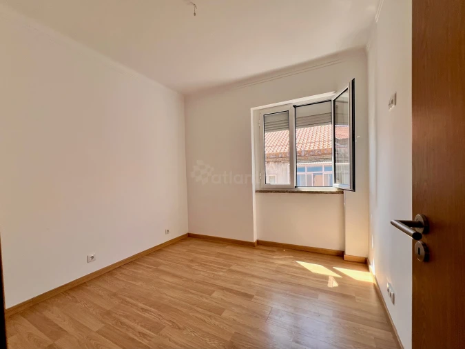 Apartamento T2 para Venda em Moscavide e Portela Foto 12