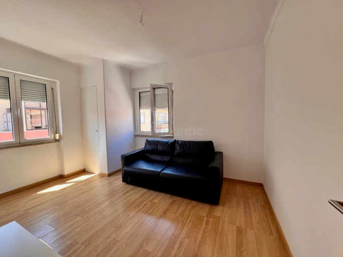Apartamento T2 para Venda em Moscavide e Portela Foto 2