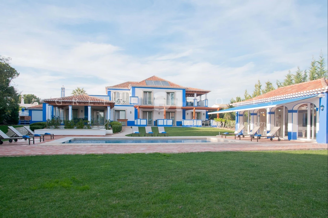 Moradia T5 para Arrendamento férias em Albufeira e Olhos de Água Foto 1