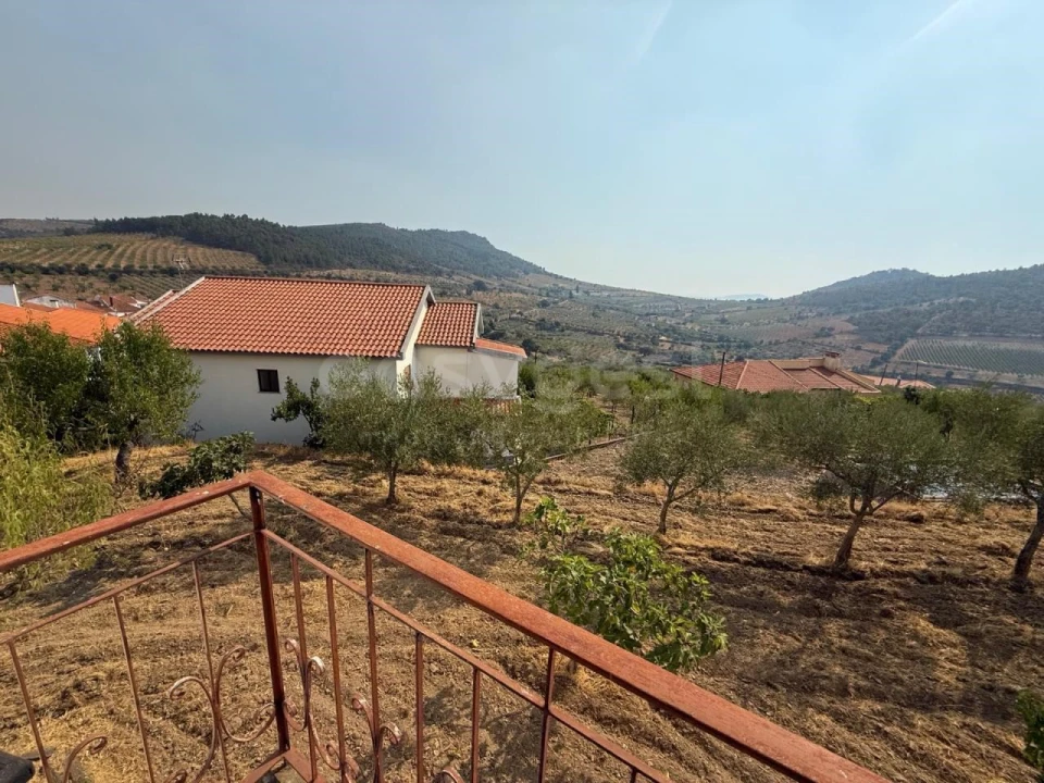 Moradia T4 para Venda em Urros e Peredo dos Castelhanos Foto 16