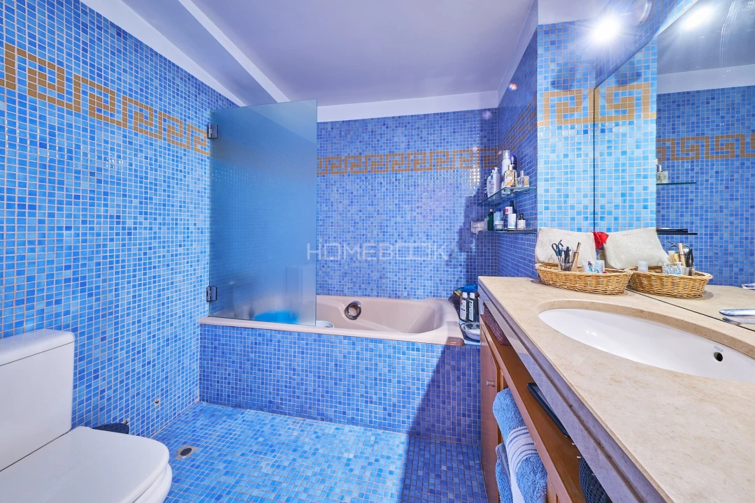 Apartamento T5 para Venda em Santo António Foto 42