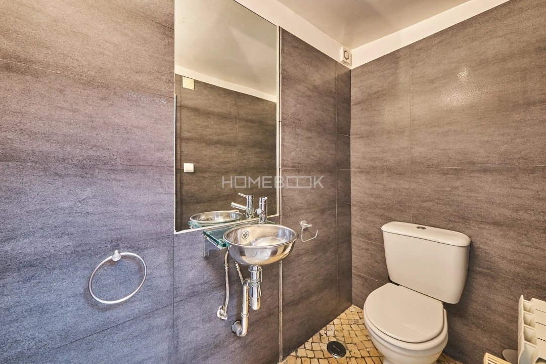 Apartamento T5 para Venda em Santo António Foto 18