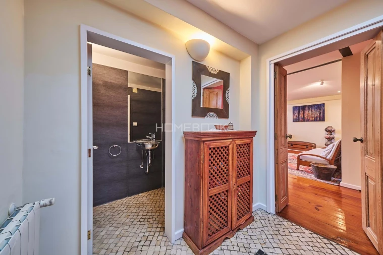 Apartamento T5 para Venda em Santo António Foto 16