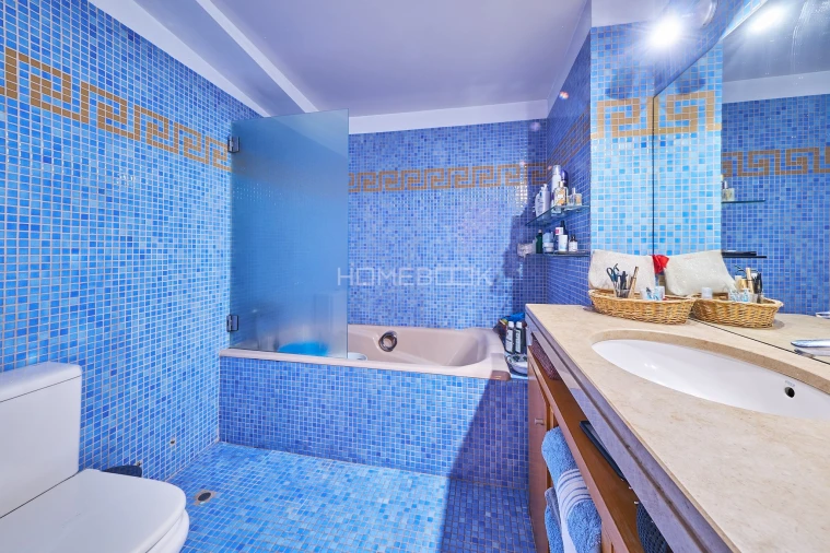 Apartamento T5 para Venda em Santo António Foto 42