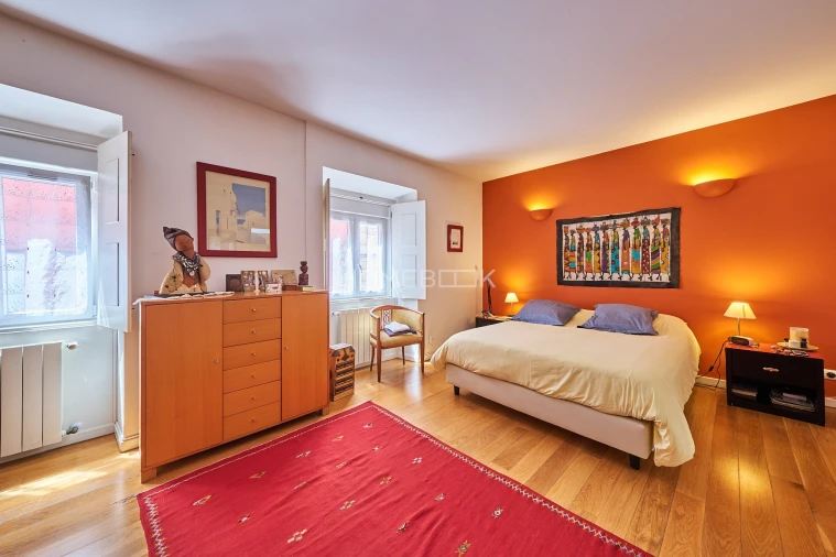 Apartamento T5 para Venda em Santo António Foto 36