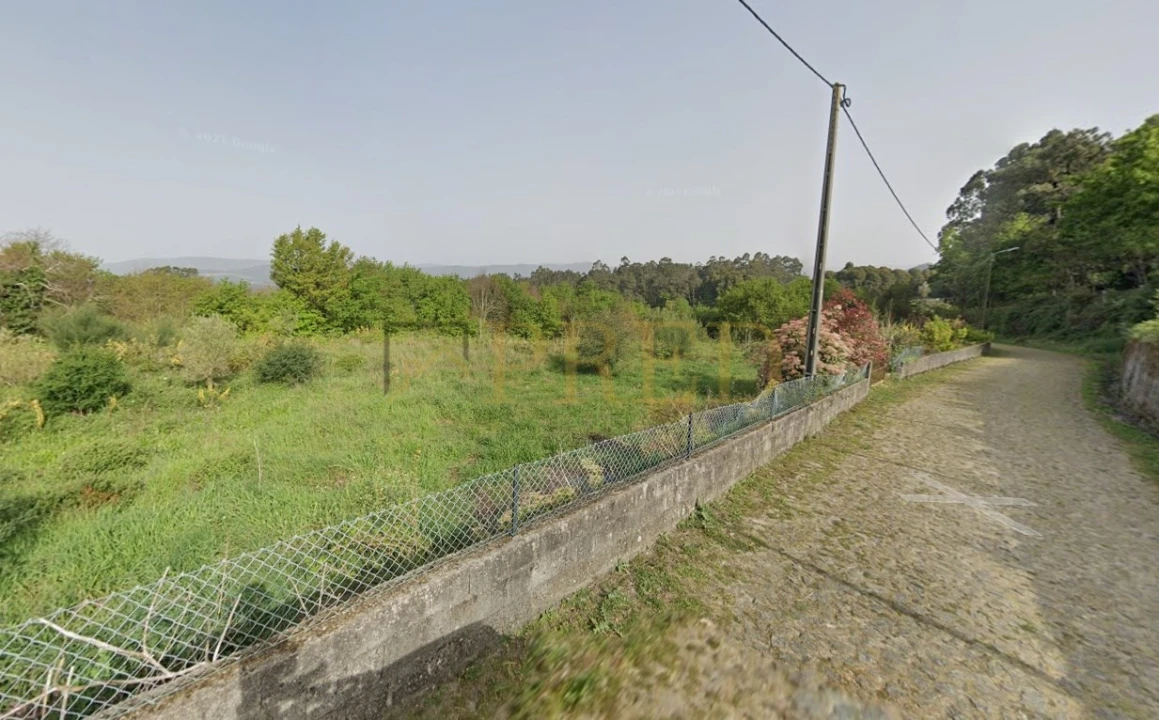 Terreno para Venda em Gondarem Foto 2