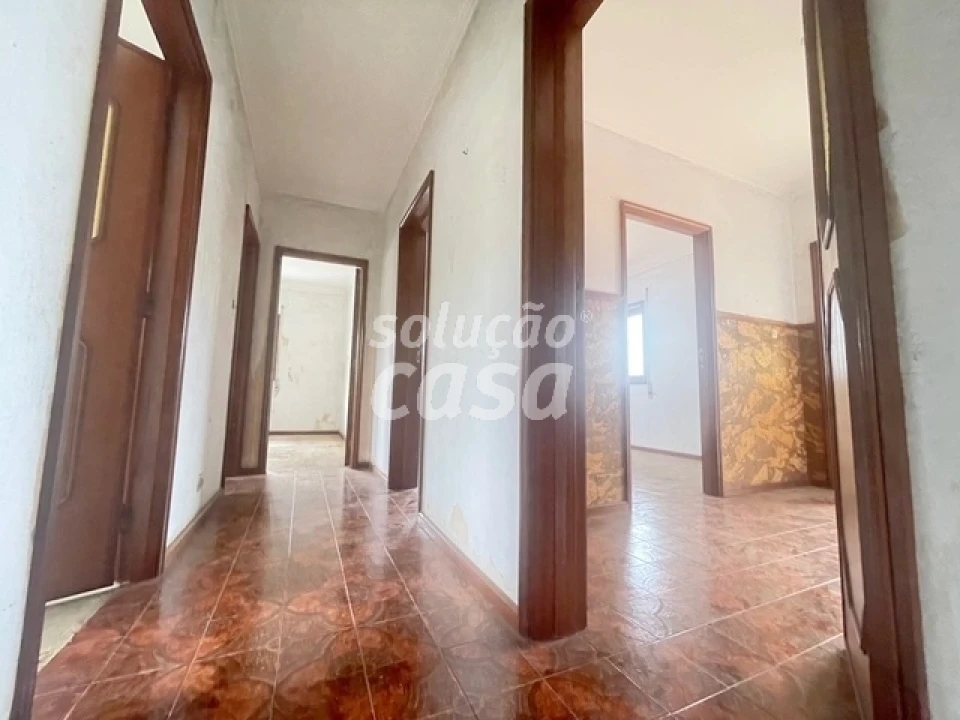 Moradia T4 para Venda em Santa Maria de Lamas Foto 9