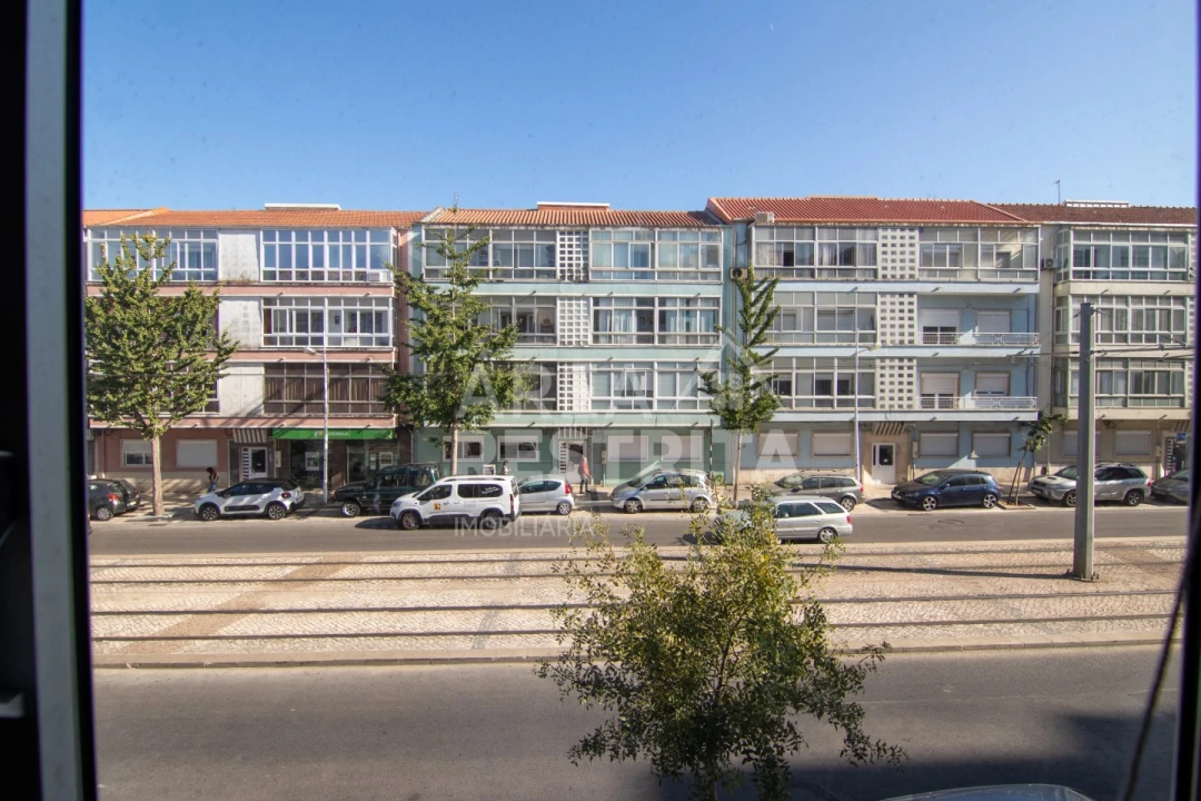 Apartamento T2 para Venda em Almada, Cova da Piedade, Pragal e Cacilhas Foto 2