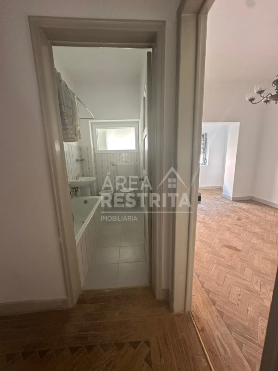 Apartamento T2 para Venda em Almada, Cova da Piedade, Pragal e Cacilhas Foto 13