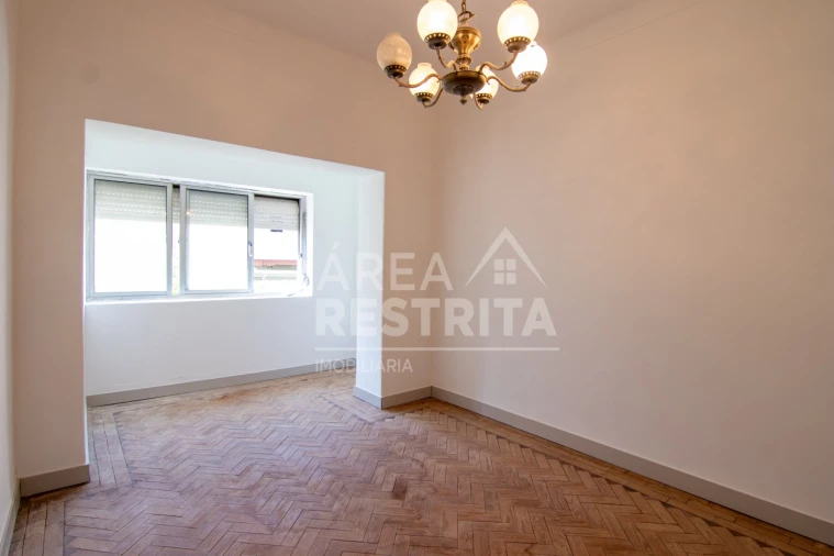 Apartamento T2 para Venda em Almada, Cova da Piedade, Pragal e Cacilhas Foto 9