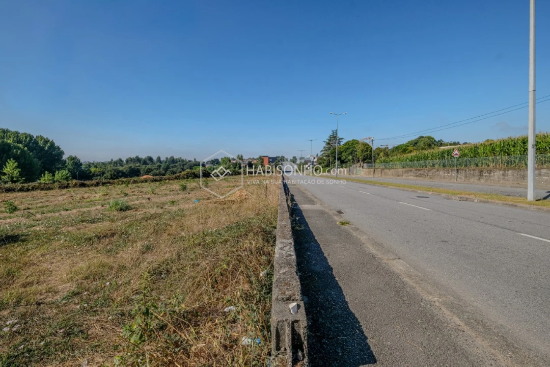 Terreno para Venda em Cidade da Maia Foto 5