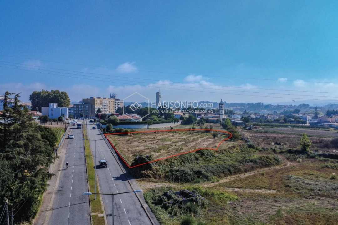 Terreno para Venda em Cidade da Maia Foto 6