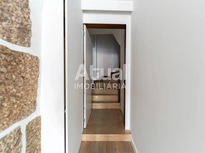 Escritório para Arrendamento em Oliveira, São Paio e São Sebastião Foto 2