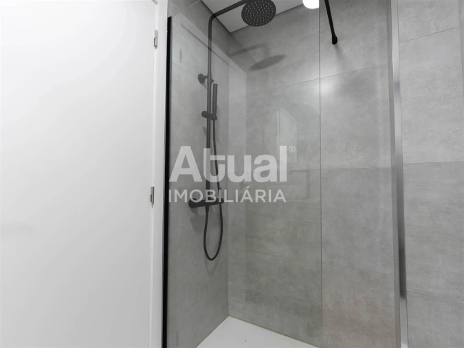 Escritório para Arrendamento em Oliveira, São Paio e São Sebastião Foto 9