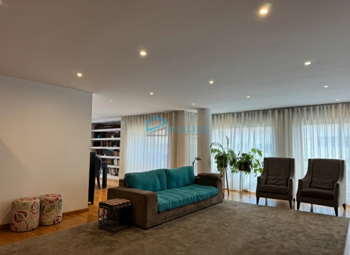 Apartamento T5 para Venda em Nossa Senhora da Conceição, São Pedro e São Dinis Foto 3