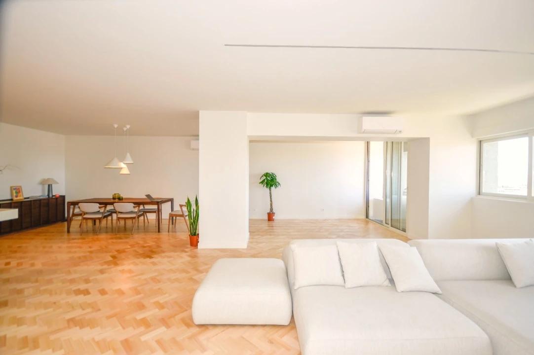 Apartamento T4 para Venda em Cedofeita, Santo Ildefonso, Sé, Miragaia, São Nicolau e Vitória Foto 1