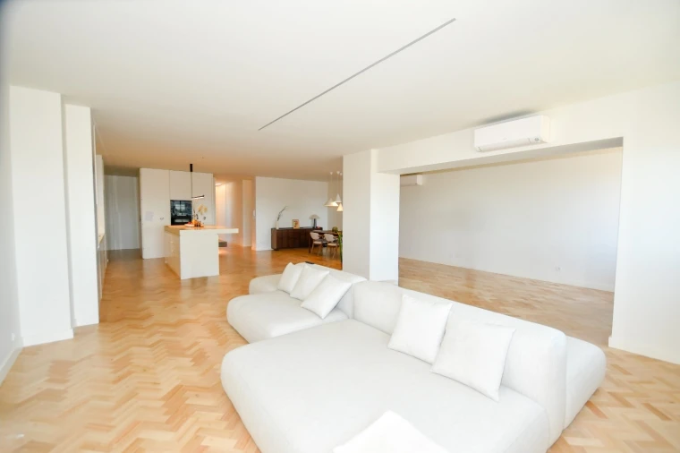 Apartamento T4 para Venda em Cedofeita, Santo Ildefonso, Sé, Miragaia, São Nicolau e Vitória Foto 4