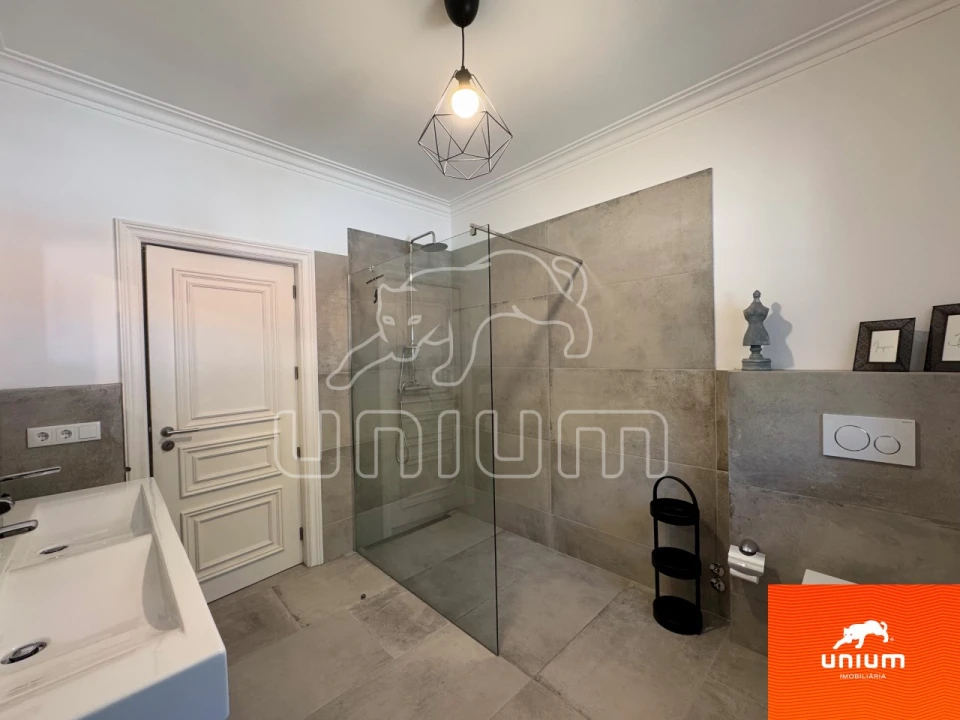 Moradia T5 para Venda em Darque Foto 24