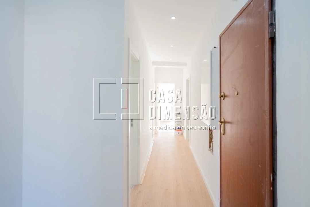 Apartamento T3 para Venda em Águas Livres Foto 2