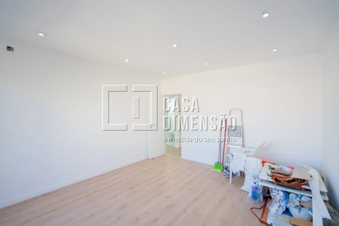 Apartamento T3 para Venda em Águas Livres Foto 4
