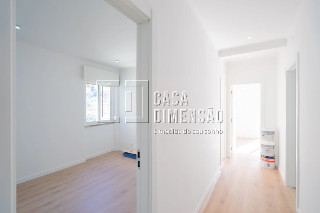 Apartamento T3 para Venda em Águas Livres Foto 19