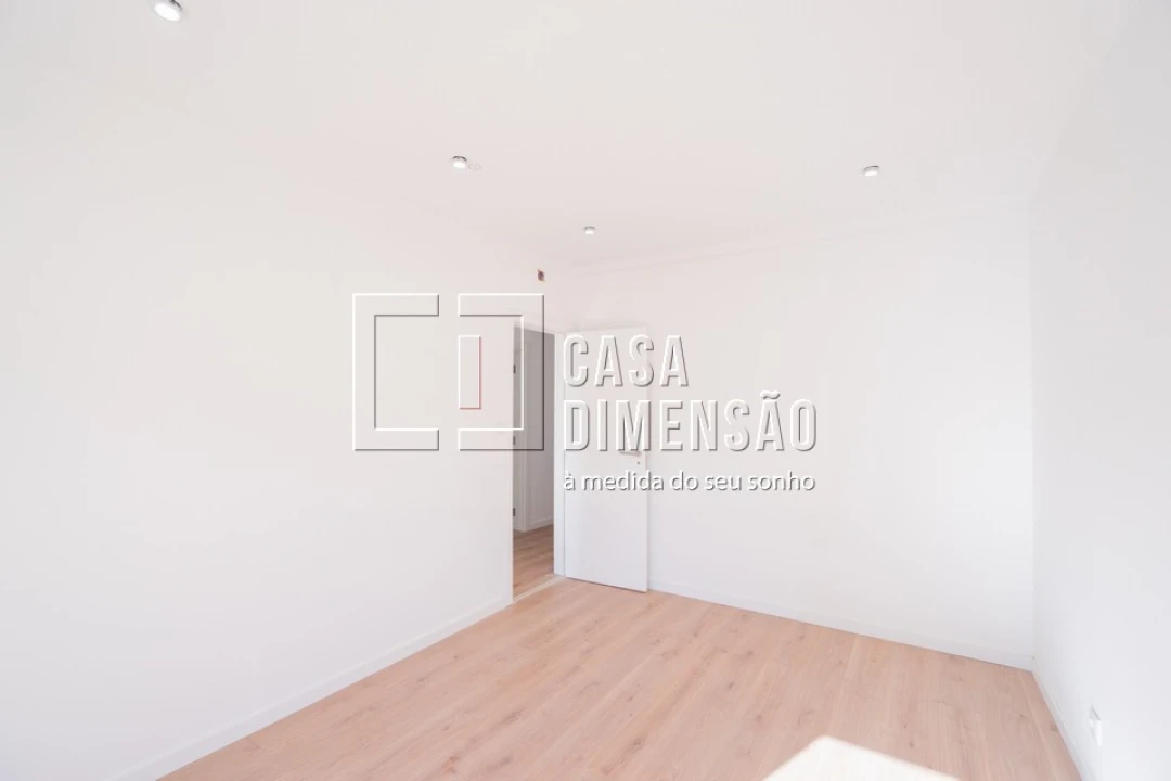 Apartamento T3 para Venda em Águas Livres Foto 24