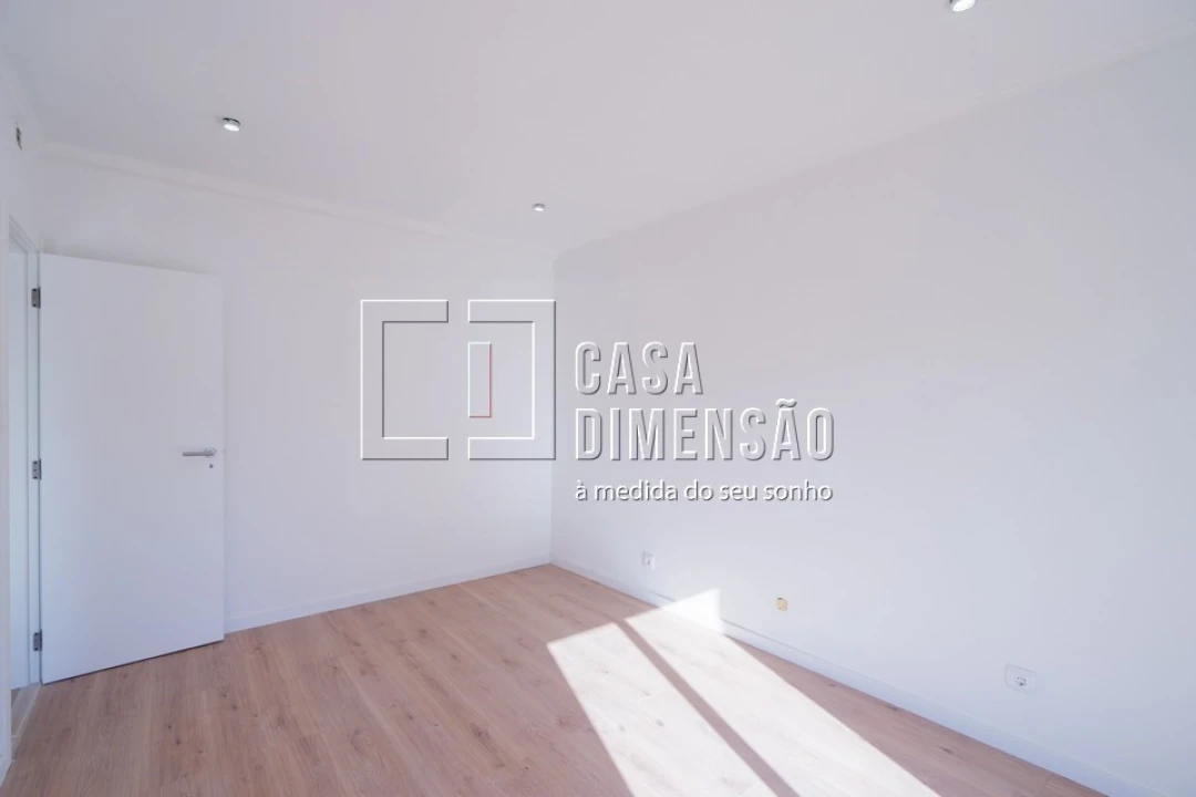 Apartamento T3 para Venda em Águas Livres Foto 26
