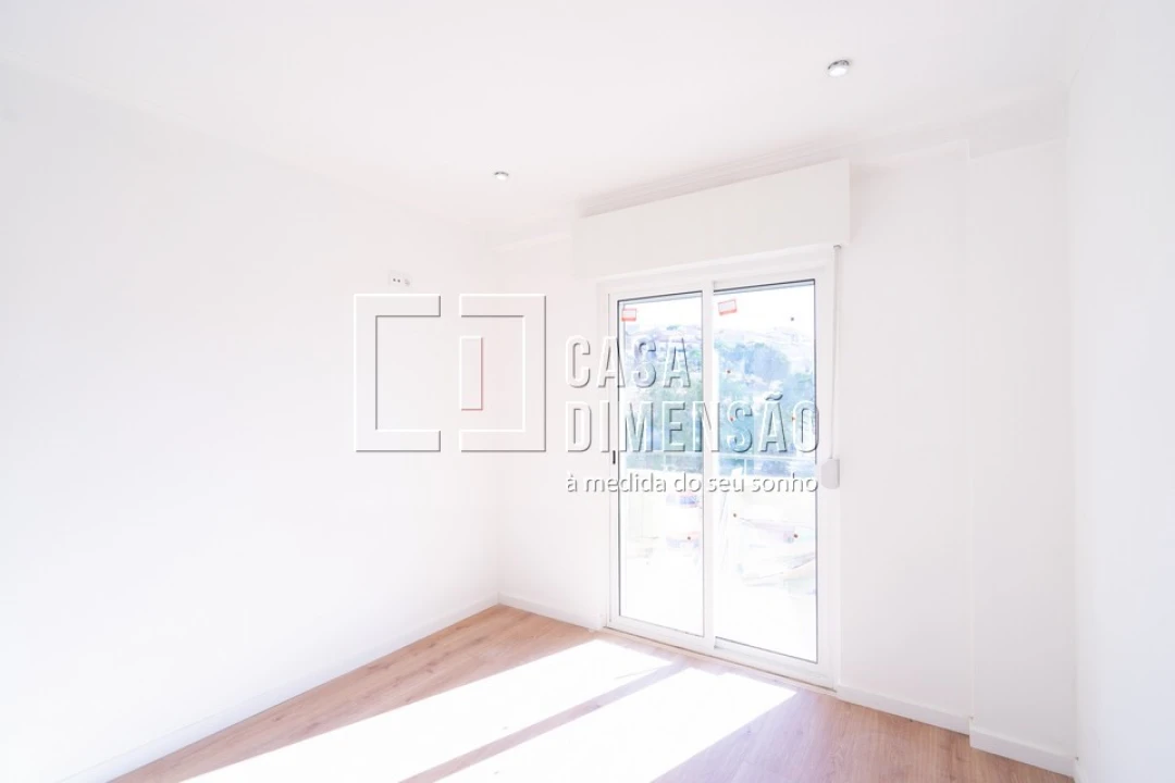 Apartamento T3 para Venda em Águas Livres Foto 29