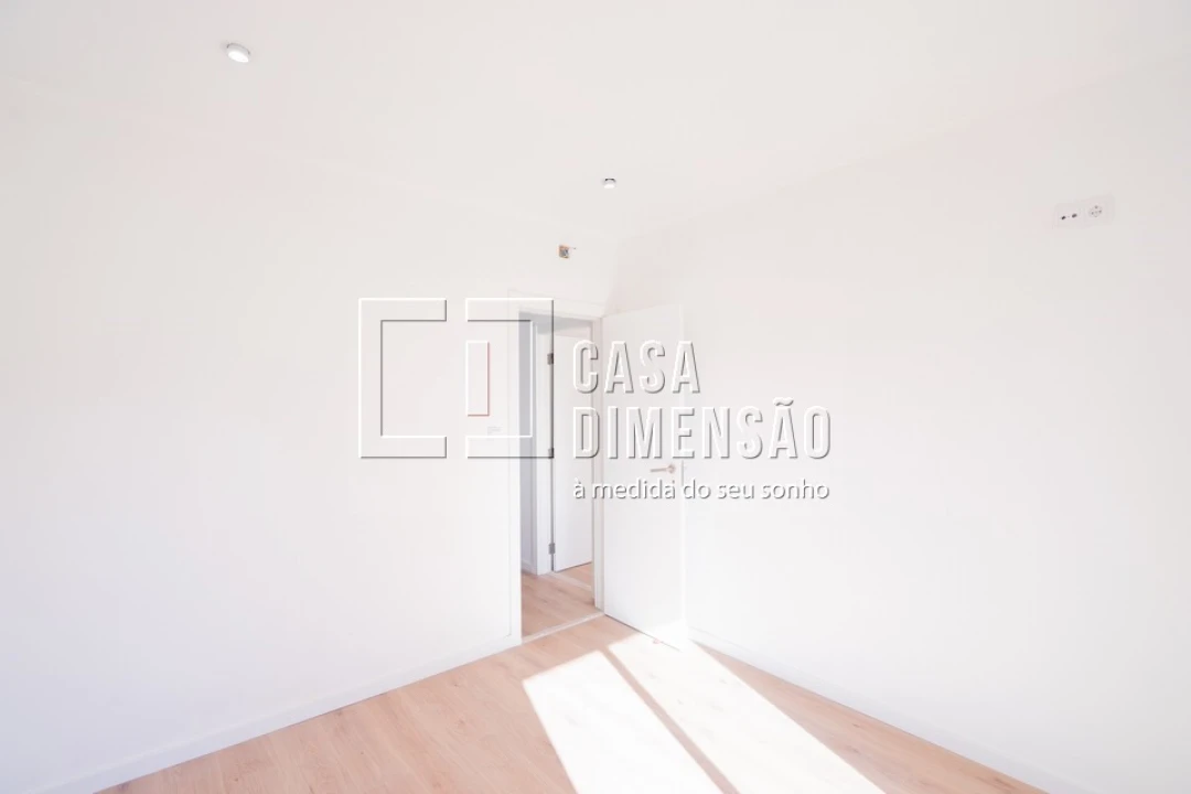 Apartamento T3 para Venda em Águas Livres Foto 31