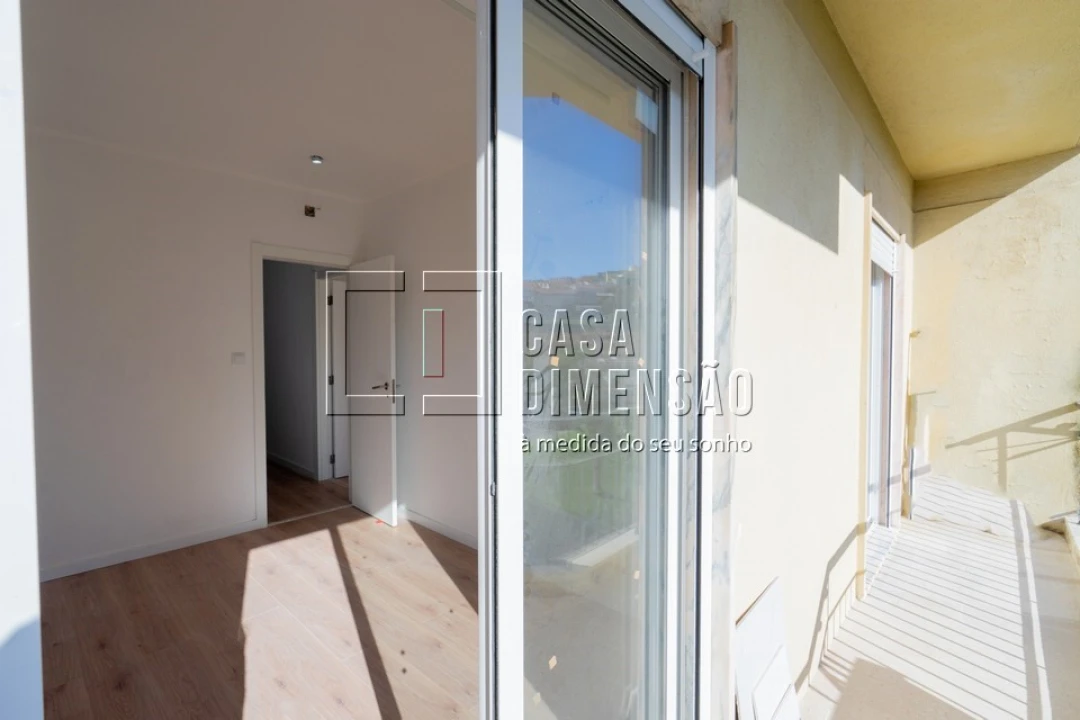 Apartamento T3 para Venda em Águas Livres Foto 32