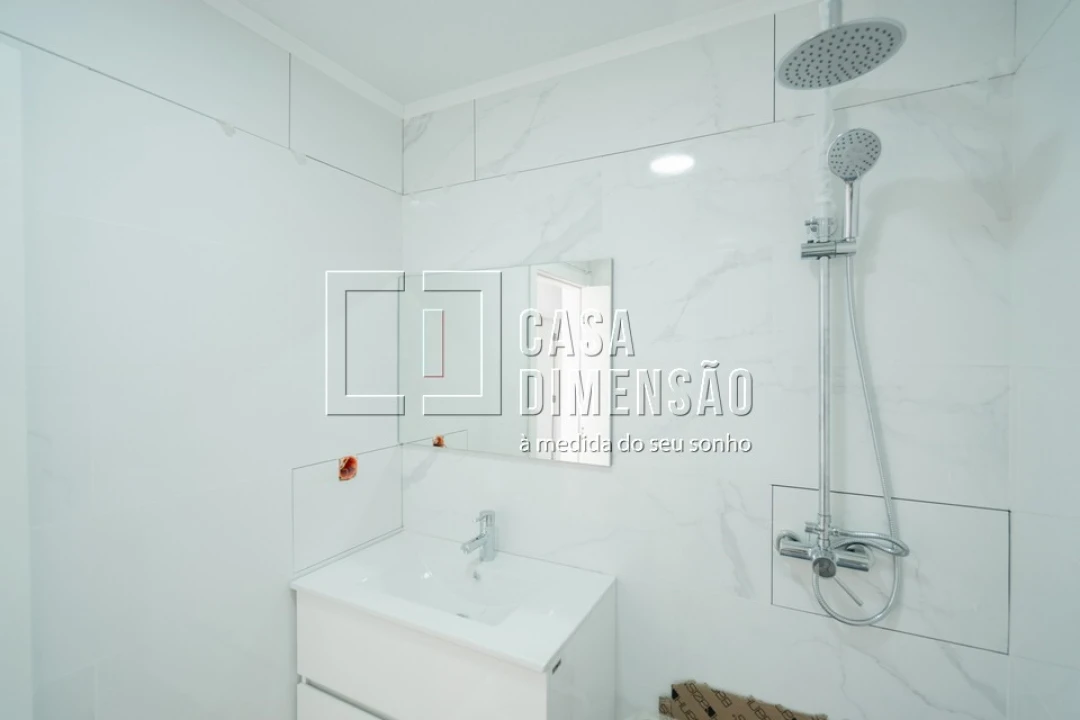Apartamento T3 para Venda em Águas Livres Foto 34