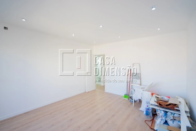 Apartamento T3 para Venda em Águas Livres Foto 4