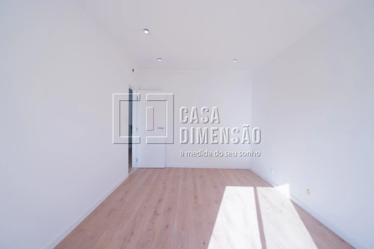 Apartamento T3 para Venda em Águas Livres Foto 25