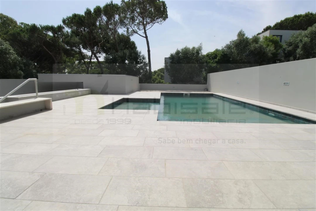 Moradia T3 para Venda em Barcarena Foto 2