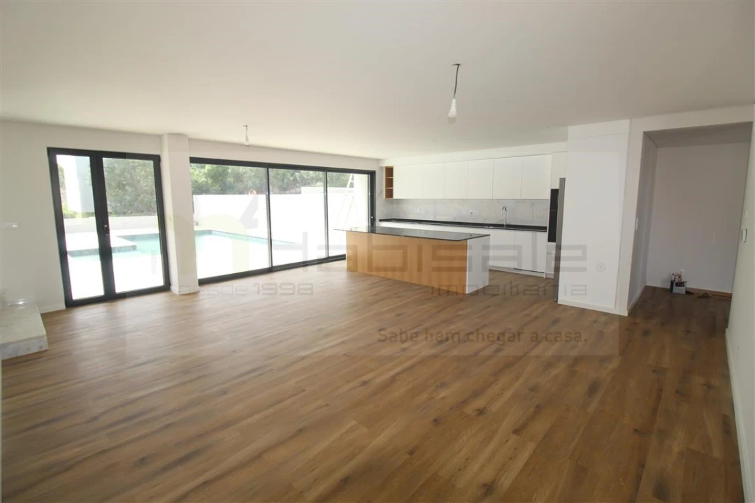 Moradia T3 para Venda em Barcarena Foto 3