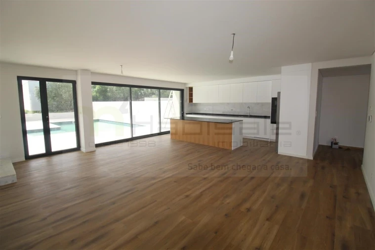 Moradia T3 para Venda em Barcarena Foto 6