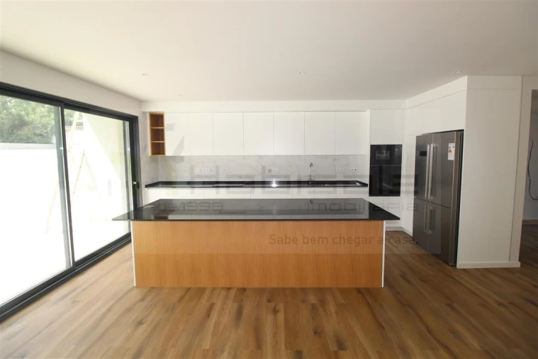 Moradia T3 para Venda em Barcarena Foto 7