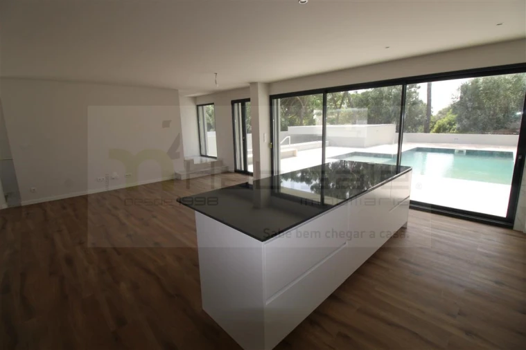 Moradia T3 para Venda em Barcarena Foto 8