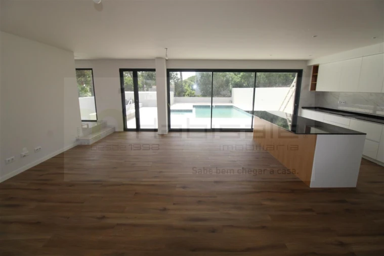 Moradia T3 para Venda em Barcarena Foto 11