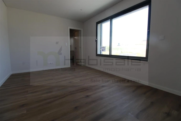 Moradia T3 para Venda em Barcarena Foto 23