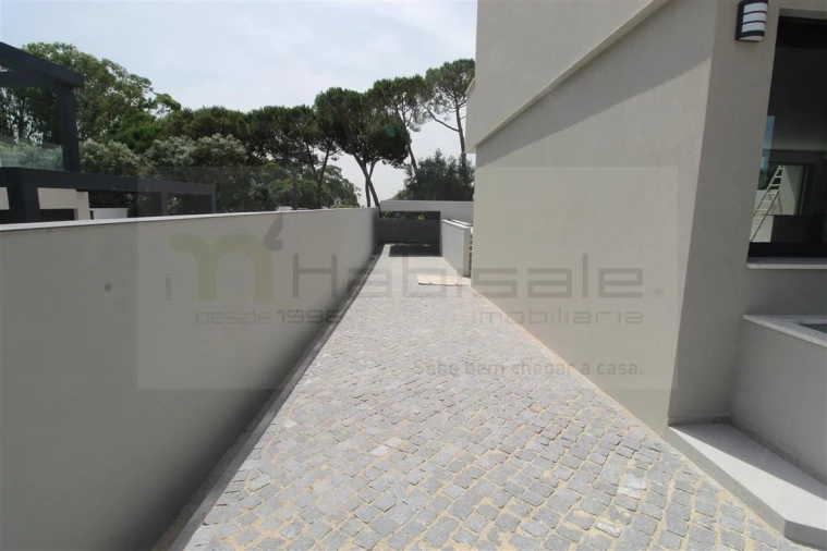 Moradia T3 para Venda em Barcarena Foto 36