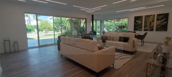 Moradia T4 para Venda em Charneca de Caparica e Sobreda