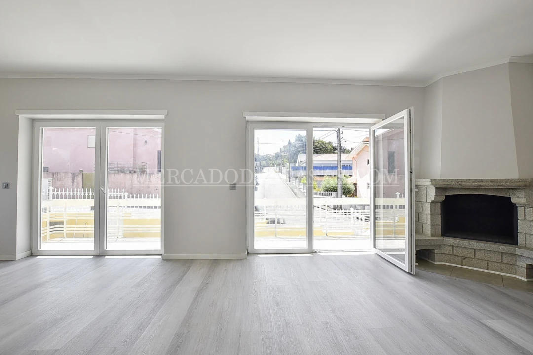 Moradia T3 para Venda em Argoncilhe Foto 13