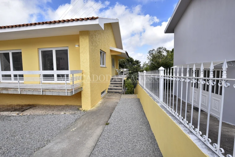 Moradia T3 para Venda em Argoncilhe Foto 3