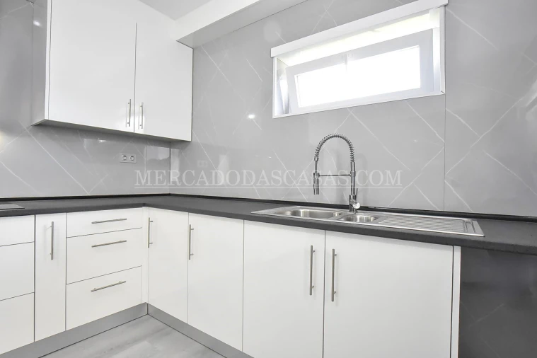 Moradia T3 para Venda em Argoncilhe Foto 10