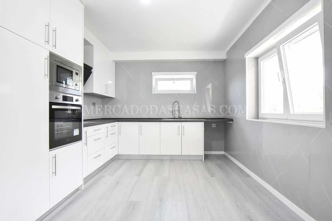 Moradia T3 para Venda em Argoncilhe Foto 7