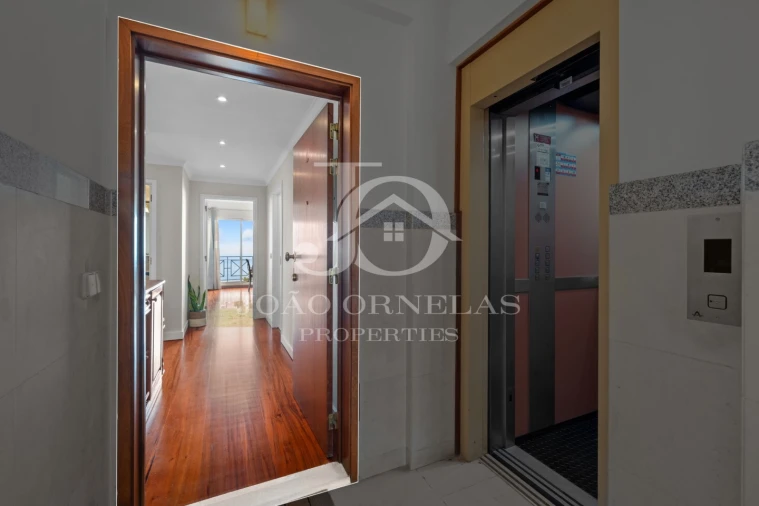 Apartamento T4 para Venda em Caniço Foto 5