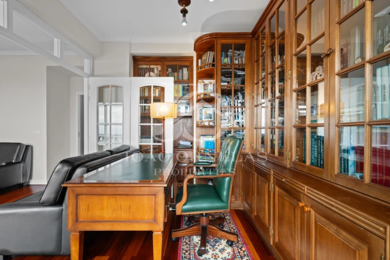 Apartamento T4 para Venda em Caniço Foto 11