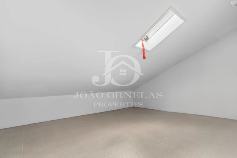 Apartamento T4 para Venda em Caniço Foto 33