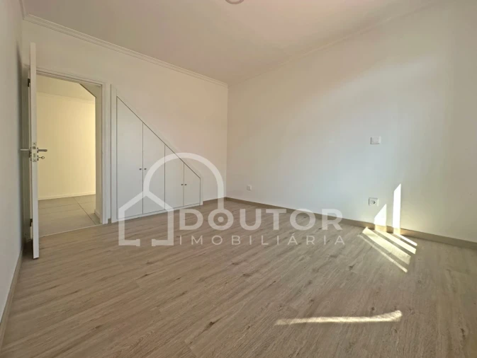 Moradia T3 para Venda em Funchal (Santa Luzia) Foto 11